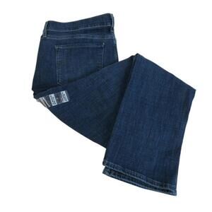 Levi’s Woman’s Hypersoft Classic Straight Blue Jeans 16m 33x30 NWT List $64